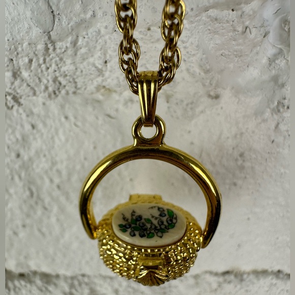 charming collectables Jewelry - Charming Collectables Vintage Nantucket Basket Pendant Pewter 24k Plated